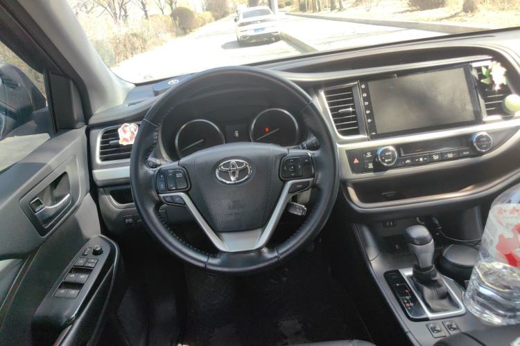 Used Toyota Highlander 2015 2.0T Four-Wheel Drive Luxury Edition 7-Seater Steering Wheel