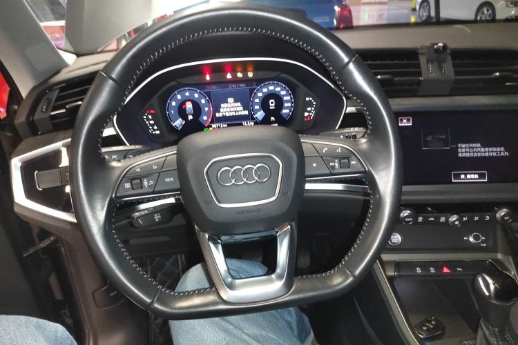 Used Audi Q3 2020 35 TFSI Fashion Dynamic Model Steering Wheel