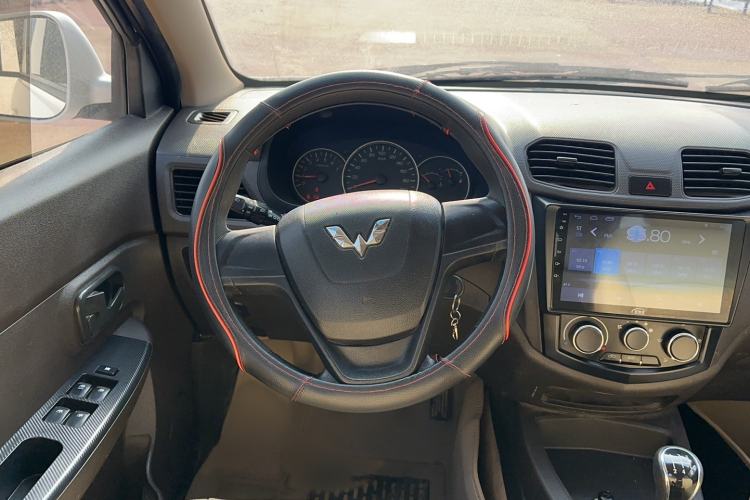 Used Wuling Hongguang 2014 1.5L S Standard Version