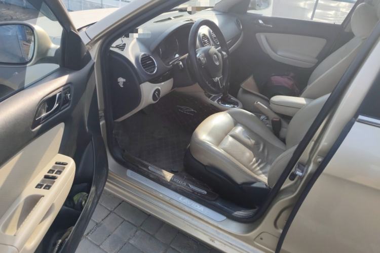 Used Volkswagen Lavida 2011 1.6L Automatic Premium Edition
