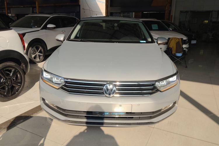 Used Volkswagen Magotan 2019 330TSI DSG Leading Edition China V Standard