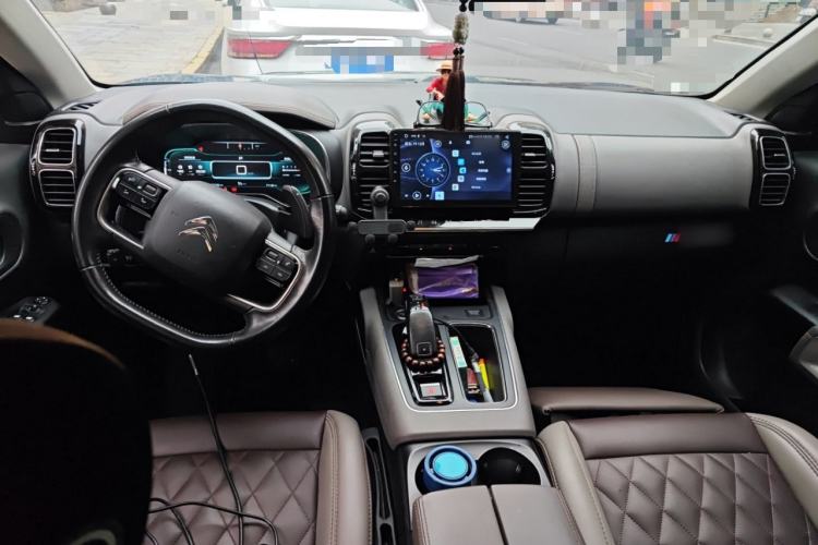 Used Citroen C5 AIRCROSS 2017 380THP Fashion Edition Center Console