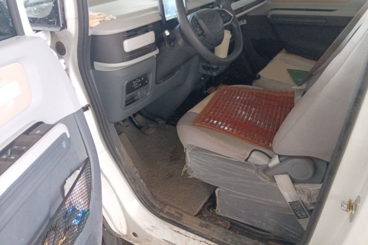 Used SAIC MAXUS Dana V1 2025 V1 Long-Wheelbase High-Roof Cargo Version (50 kWh) Driver Seat