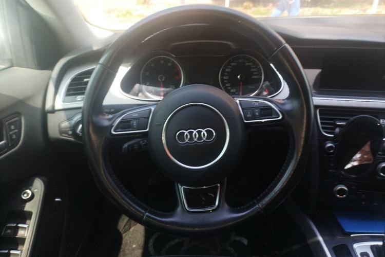 Used Audi A4L 2016 35 TFSI Collector's Edition Automatic Standard Model Steering Wheel