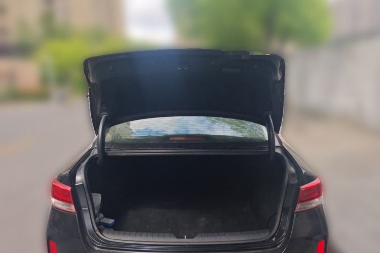 Used Kia K5 2016 2.0L Hybrid GLS
