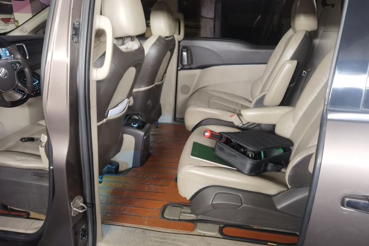 Used Buick GL8 2011 3.0L GT Luxury Business Haoya Edition
