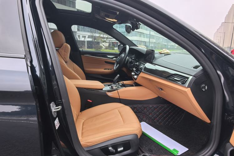 Used BMW 5 Series 2019 Facelifted 530Li Leading Edition M Sport Package