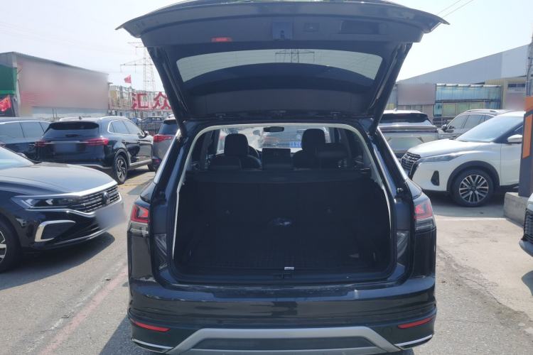 Used Volkswagen Tayron 2024 300TSI Two-Wheel-Drive Luxury Plus Advanced Version Trunk