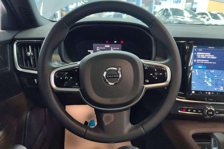 Used Volvo V90 2022 Cross Country B5 AWD Smart Range Edition
