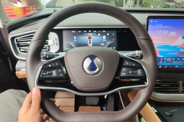 Used Denza D9 2024 DM-i 1050 Luxury Model