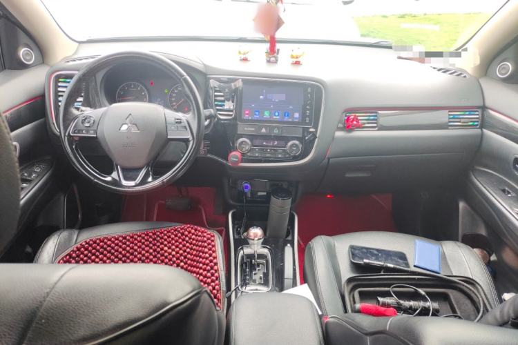 Used Mitsubishi Outlander 2018 2.0L Two-Wheel-Drive Jiale Edition 7-Seater