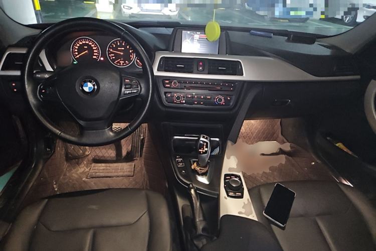 Used BMW 3 Series 2015 316Li Fashion Model
