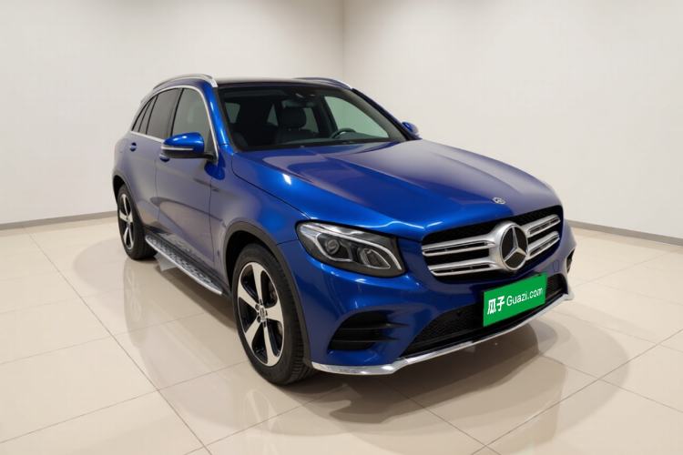 Used Mercedes-Benz GLC 2018 Facelift GLC 260 4MATIC Luxury Edition Exterior 2