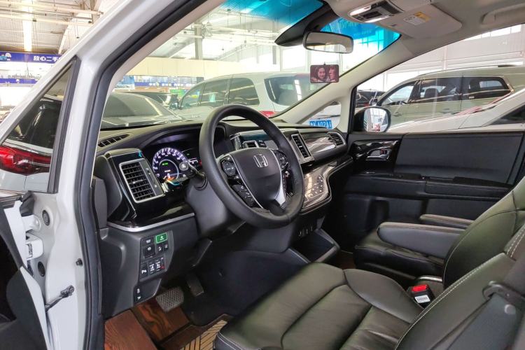 Used Honda Elysion 2019 2.0L Hybrid Luxury Edition Driver Seat