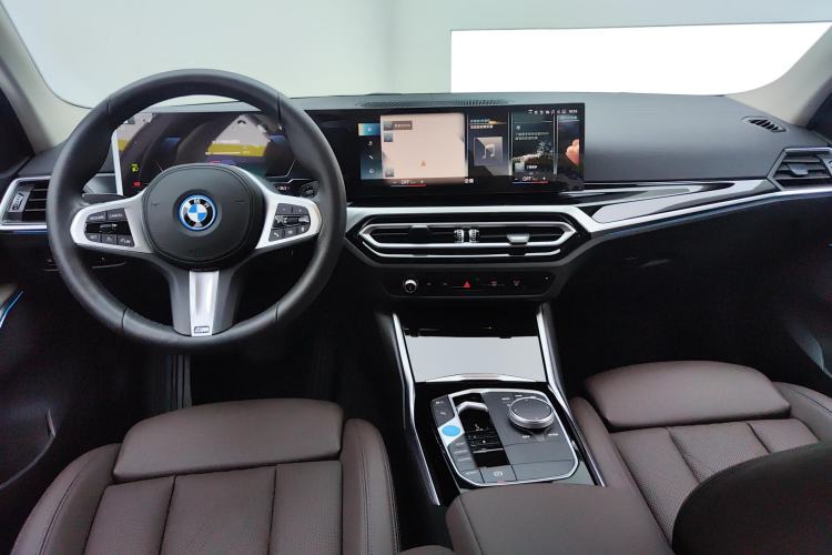 Used BMW i3 2022 eDrive 35 L
