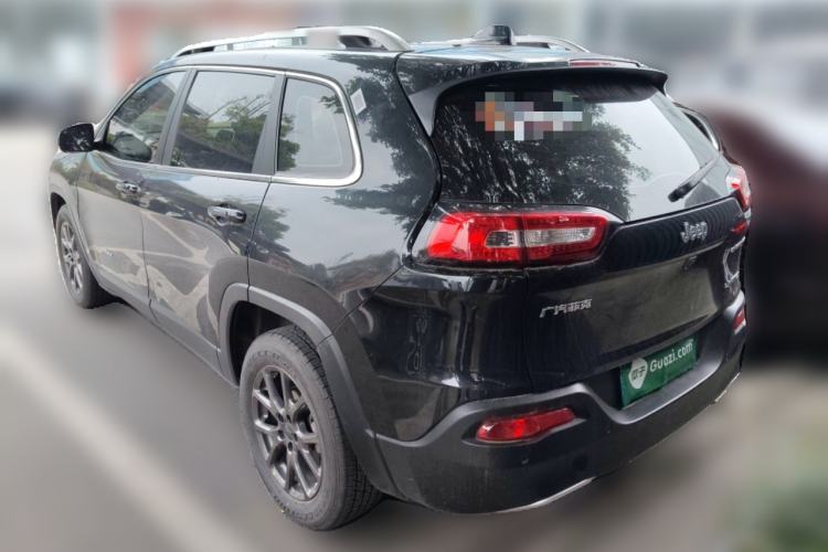 Used Jeep Cherokee 2020 2.0L Two-Wheel Drive Classic Sports Edition
