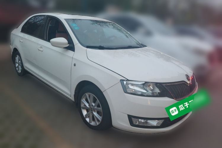 Used Skoda Rapid 2015 1.6L Manual Smart Selection Model Front Right 45 Deg