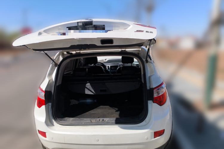 Used CHANGAN CS35 2015 1.6L Manual Luxury Model China IV Standard Trunk