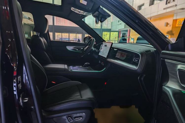 Used GAC Trumpchi GS8 2024 Linghang Series 2.0 TGDI Two-Wheel Drive Luxury Smart Connectivity Version Interior 9