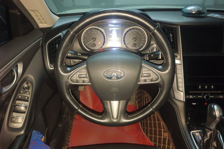 Used Infiniti Q50L 2015 2.0T Enjoyment Edition Steering Wheel