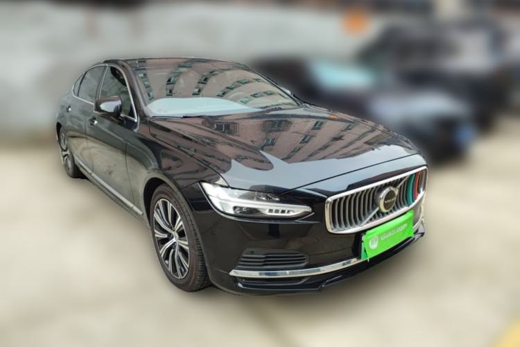 Used Volvo S90 New Energy 2022 T8 eDrive Hybrid Luxury Edition Front Right 45 Deg