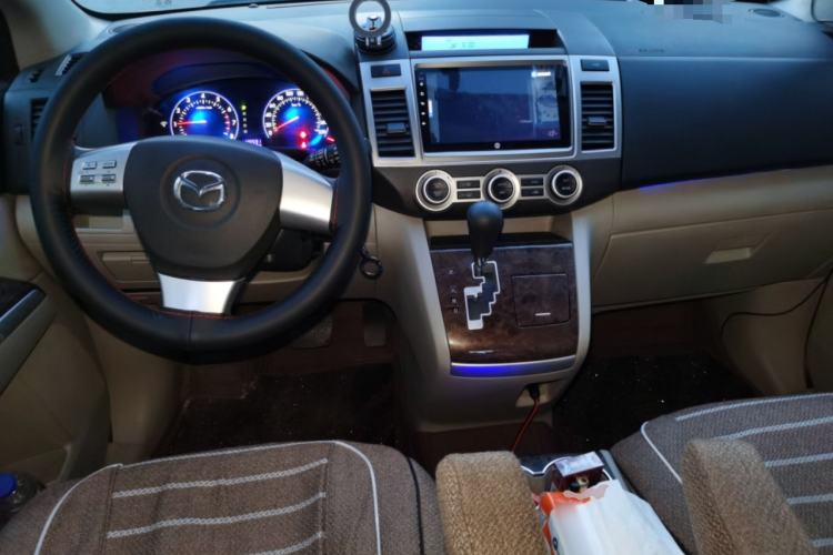 Used Mazda 8 2013 2.5L Elite Edition Center Console