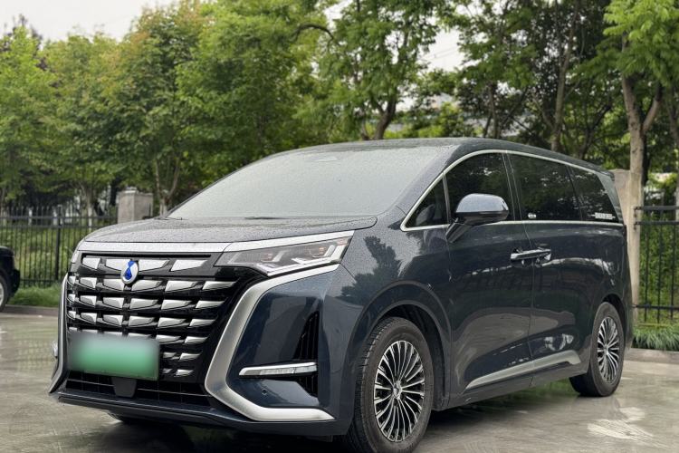 Used Denza D9 2022 DM-i 1040 Prestige Model