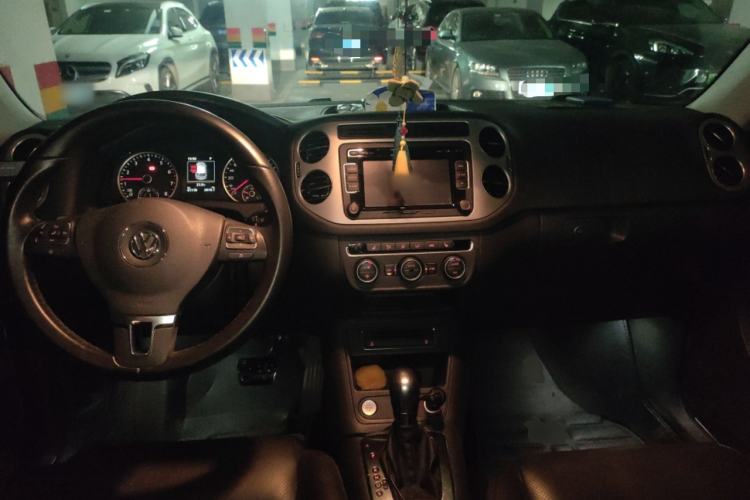 Used Volkswagen Tiguan 2015 1.8TSI Automatic All-Wheel-Drive Luxury Model
