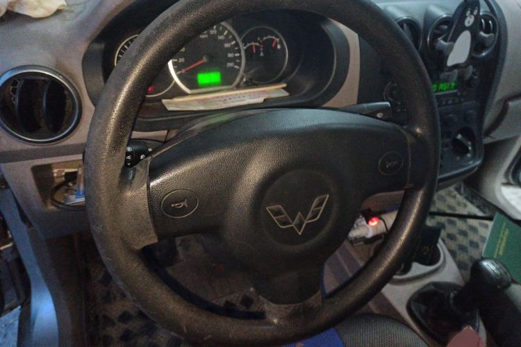 Used Wuling Hongguang 2013 1.5L Standard Version
