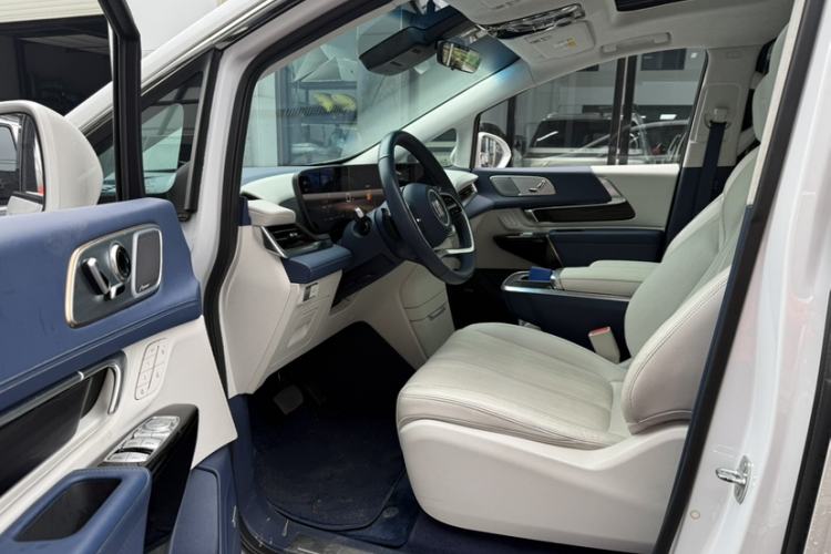 Used Buick Century 2023 2.0T Six-Seater Yinshi Edition
