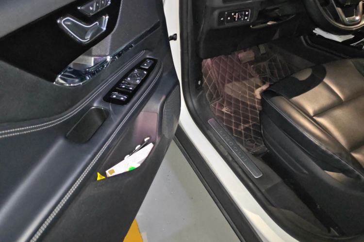 Used Lincoln Corsair 2022 2.0T Two-Wheel Drive Deluxe Edition Driver Seat