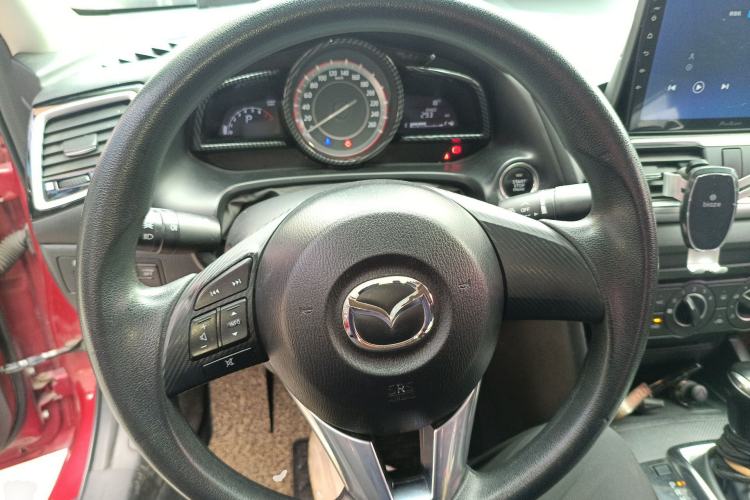 Used Mazda 3 Axela 2014 Sedan 1.5L Automatic Comfort Model