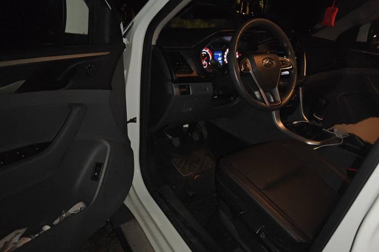 Used SAIC MAXUS T60 2017 2.4L Gasoline Manual Transmission Two-Wheel Drive High Ground Clearance Comfort Edition Standard Cabin