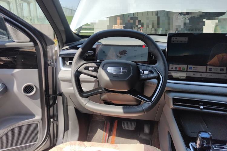 Used Geely Auto Emgrand X7 Sport 2026 Model 1.5TD Wonderful Steering Wheel