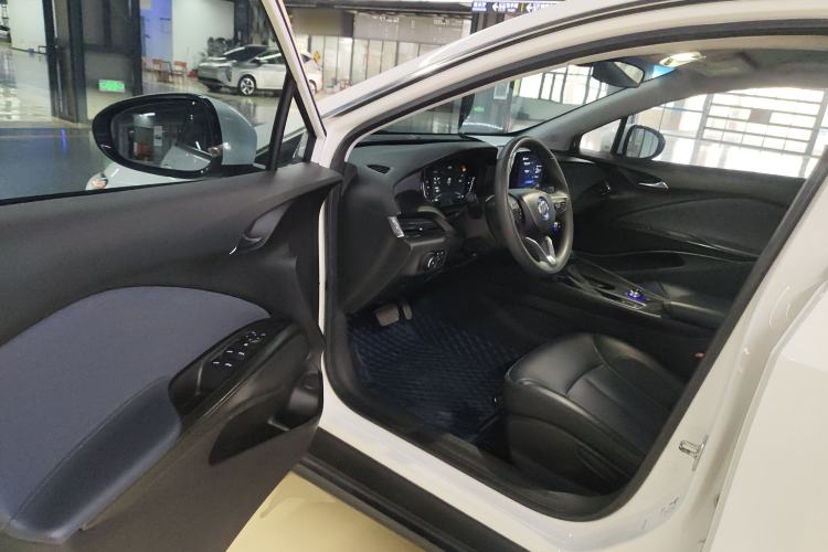 Used Buick Velite 6 2019 Connected Fashion Model
