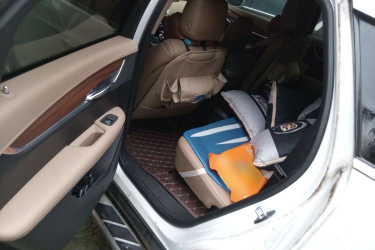 Used Cadillac XT5 2016 28T 4x4 Platinum Edition Left Rear Seat