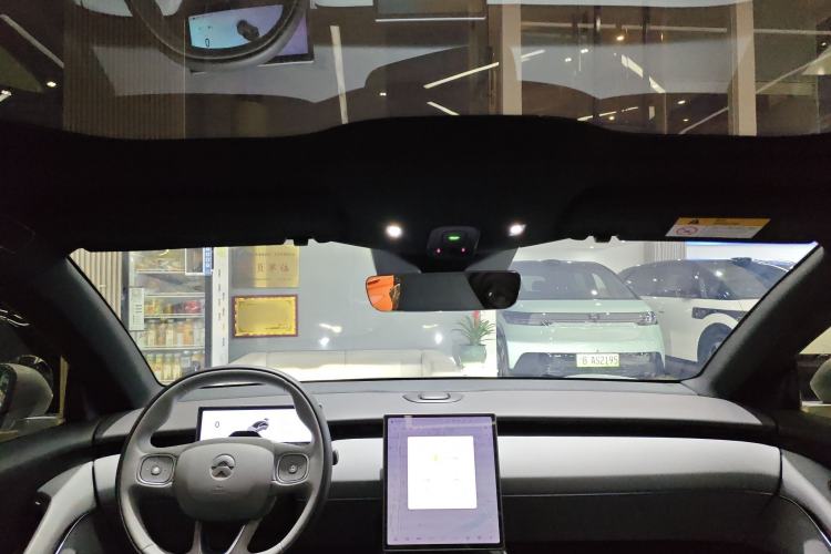 Used Nio ET5 2024 75 kWh Headliner