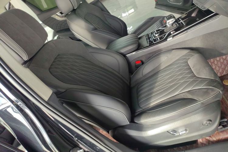 Used Hongqi HS5 2022 Facelifted Version 2.0T Smart Connect Flagship All-Wheel-Drive Edition
