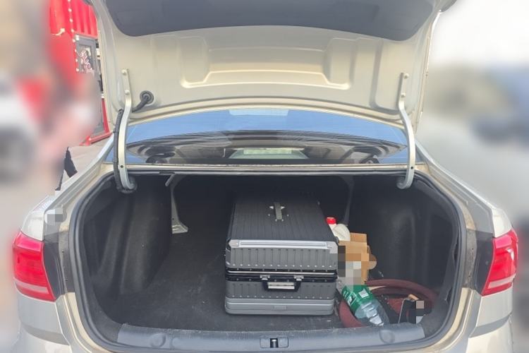 Used Volkswagen Lavida 2017 1.6L Automatic Comfort Edition Trunk