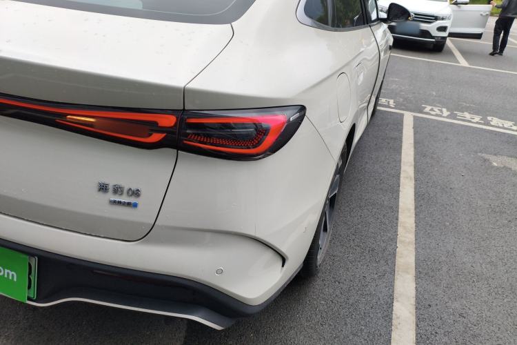 Used BYD Seal 06 New Energy 2025 DM-i Intelligent Drive 120KM Flagship Model Right Rear Taillight