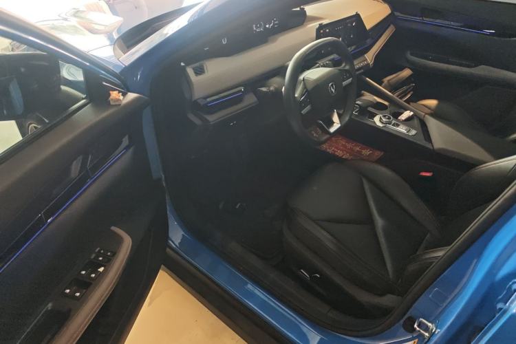 Used Changan UNI-V 2022 1.5T Prestige Version
