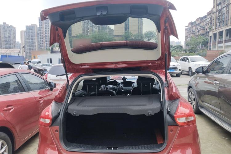 Used Ford Focus 2015 Hatchback EcoBoost 180 Automatic Elite Model Trunk