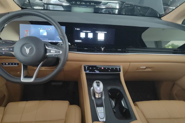 Used VOYAH Dream 2025 PHEV Four-Wheel Drive Excellence Kunpeng Edition