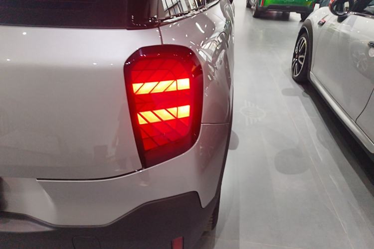 Used MINI Electric ACEMAN 2024 E Classic Edition Right Rear Taillight