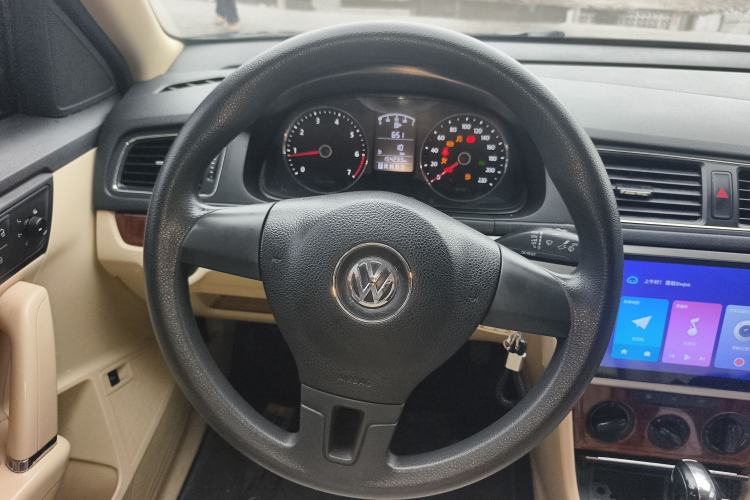 Used Volkswagen Lavida 2013 1.6L Automatic Comfort Edition
