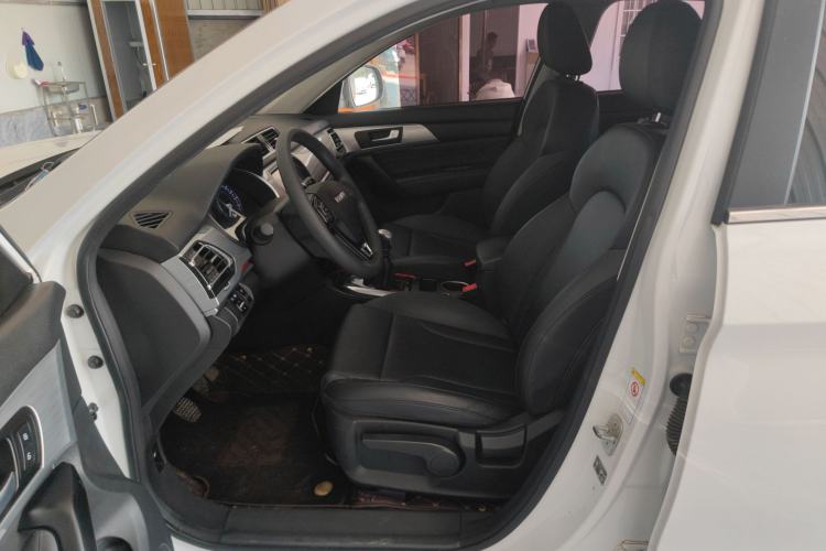 Used Haval H2 2018 Chuanxiang Edition Blue Badge 1.5T Manual Two-Wheel Drive Fashionable Model