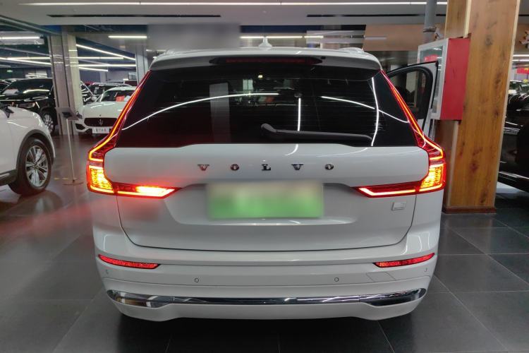Used Volvo XC60 New Energy 2023 T8 Plug-in Hybrid Long-Range All-Wheel Drive Smart Luxury Edition
