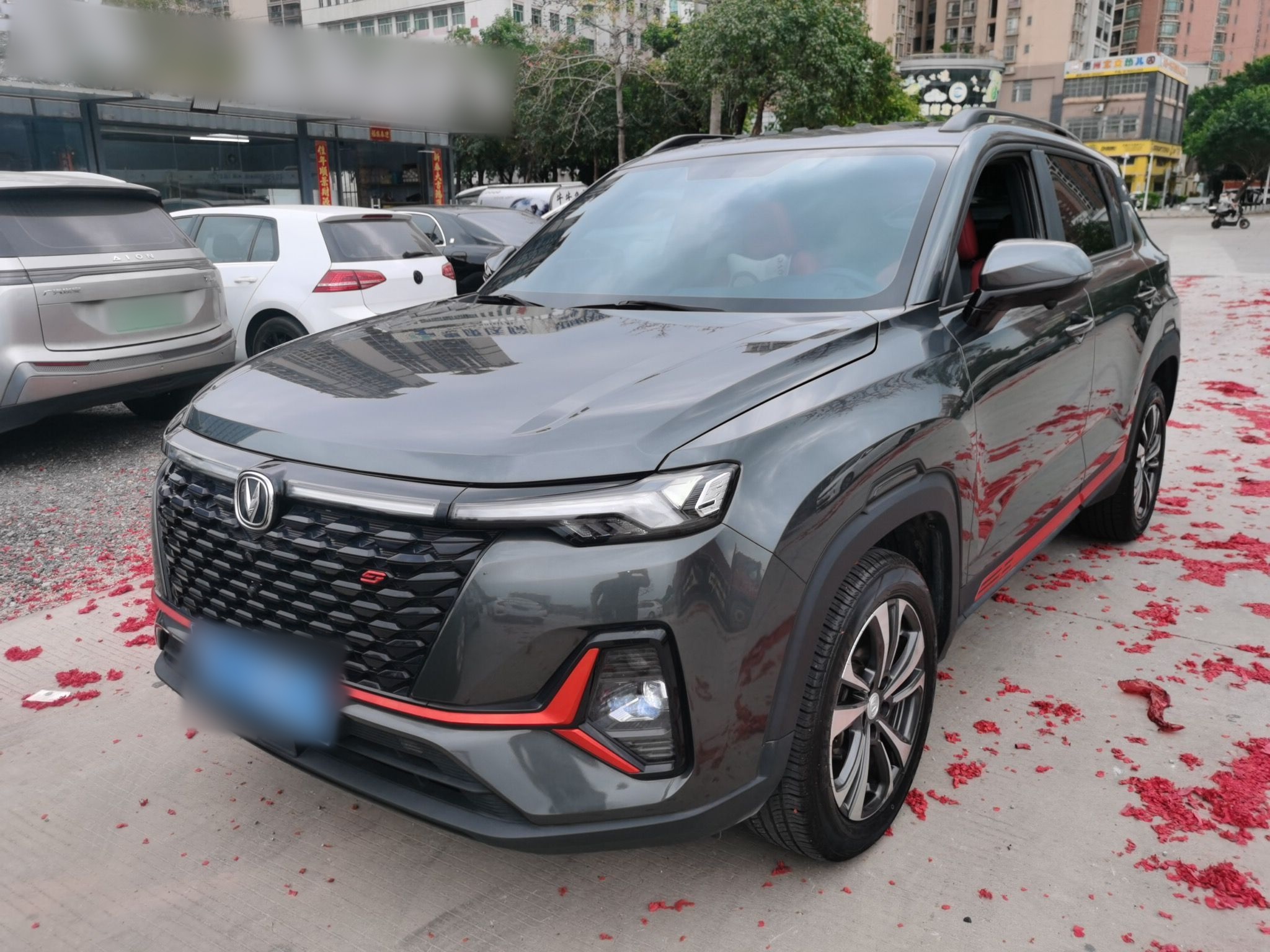 Под передней частью автомобиля