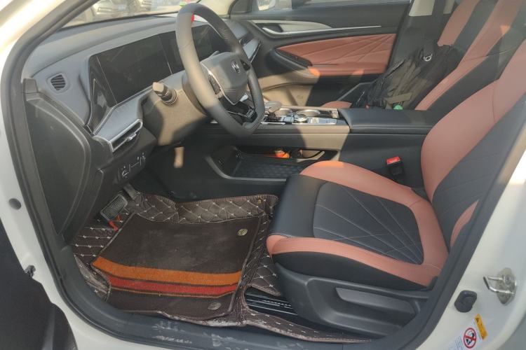 Used CHANGAN Eado 2023 Changan Edition PLUS Blue Whale NE 1.4T GDI DCT Prestige Version
