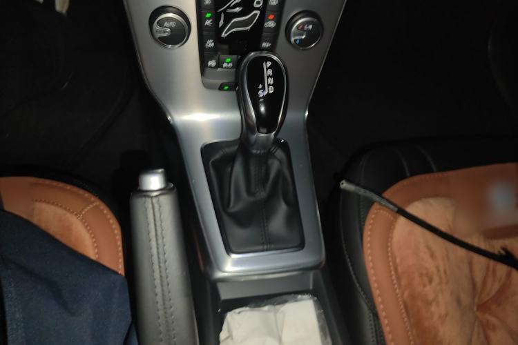 Used Volvo V40 2017 T3 Zhiya Edition Gear Lever